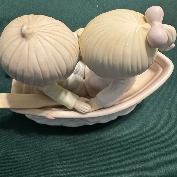 NEW Precious Moments “ Friends Never Drift Apart” 1985 - Picture 7 of 12